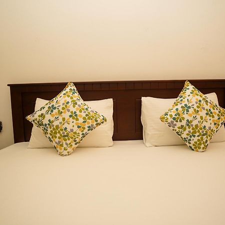 Airport 4 Season Transit Hotel Katunayaka Bagian luar foto