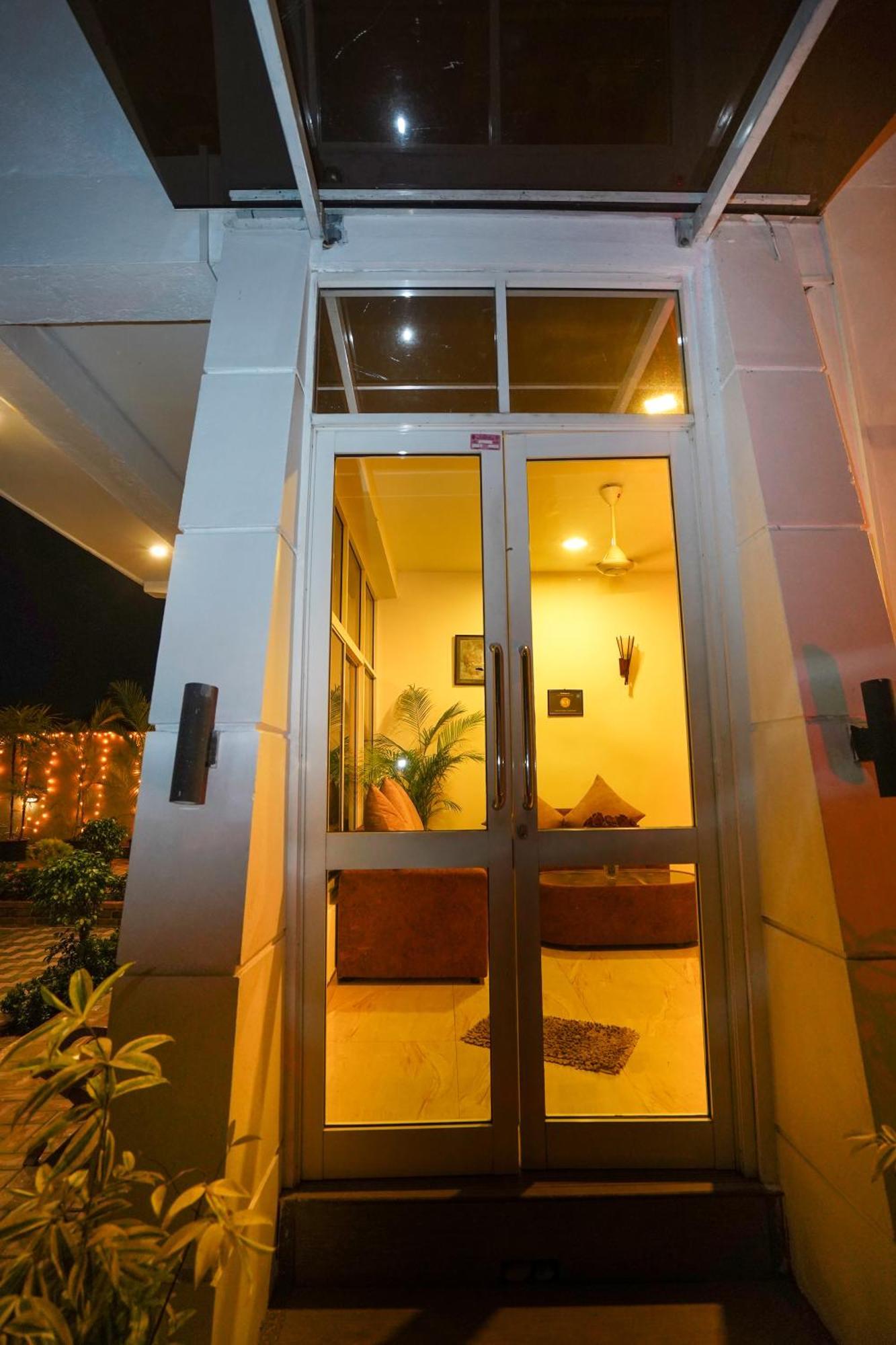 Airport 4 Season Transit Hotel Katunayaka Bagian luar foto