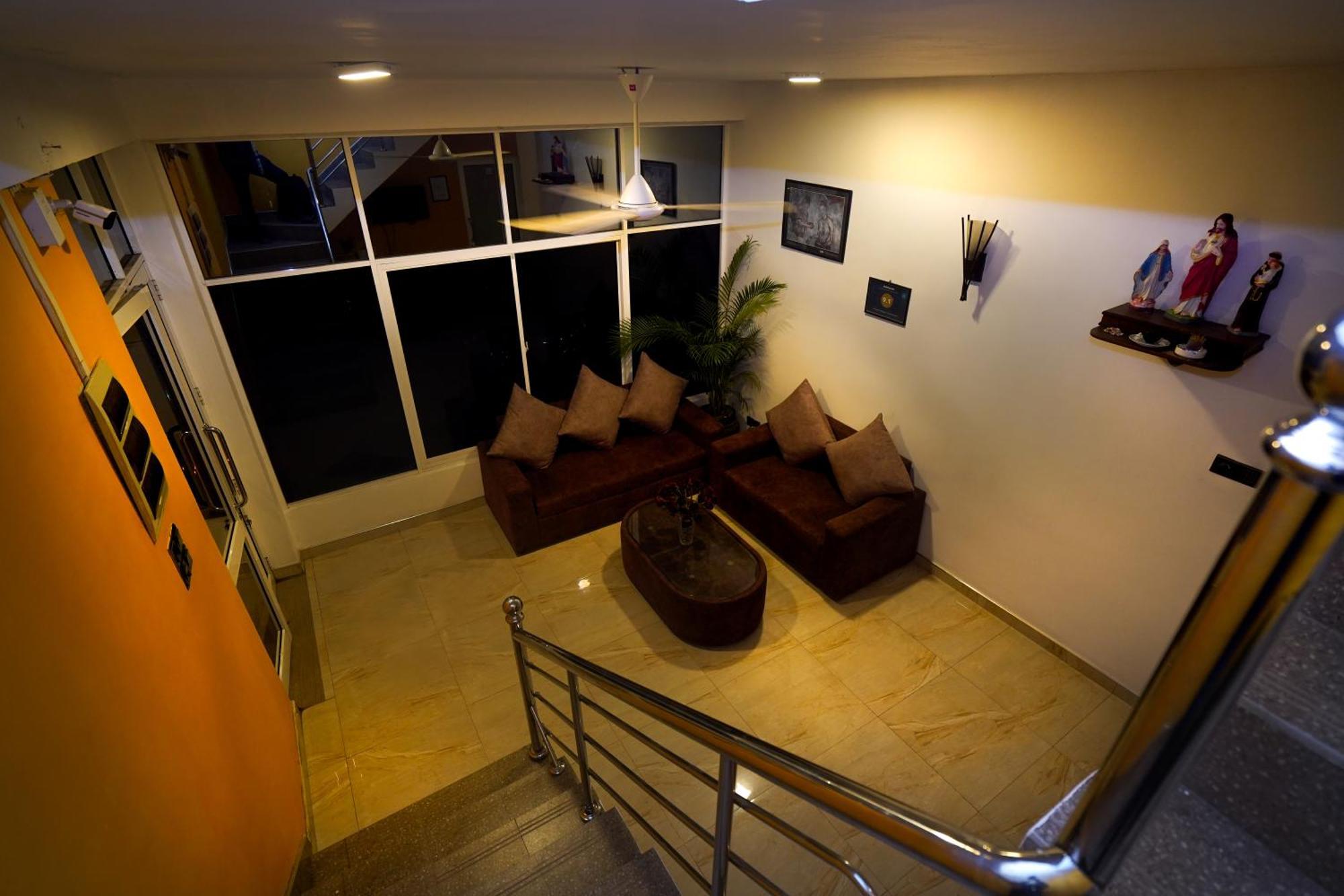Airport 4 Season Transit Hotel Katunayaka Bagian luar foto