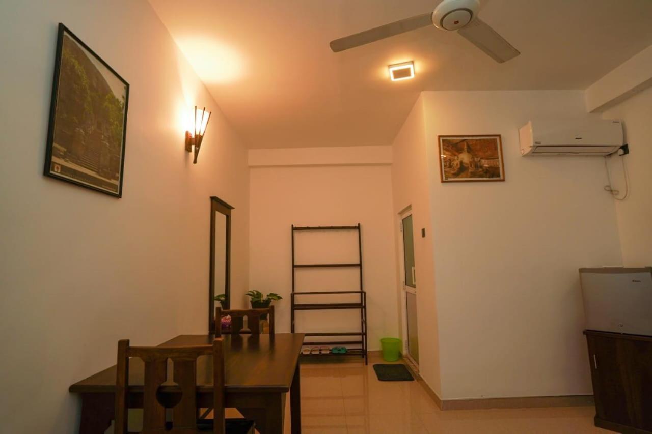 Airport 4 Season Transit Hotel Katunayaka Bagian luar foto