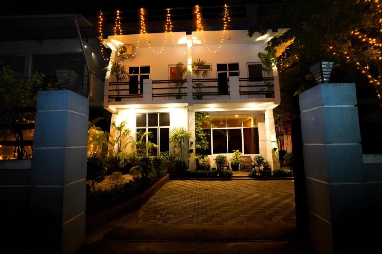Airport 4 Season Transit Hotel Katunayaka Bagian luar foto